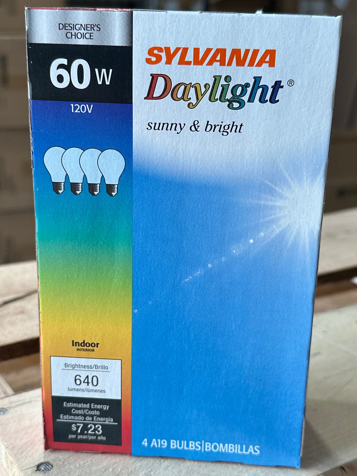 Sylvania 11509 60A19/DAYLIGHT/4PK 60W A19 Incandescent Daylight FOUR Pack 640 Lumen Frosted Reveal